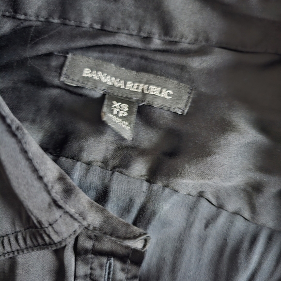Banana Republic XS satin Black Button Down Shirt - Picture 4 of 5